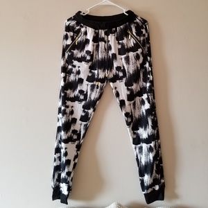 Womens jogger pants, size L